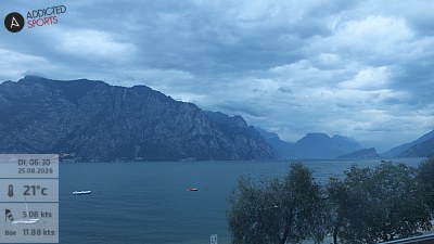 Aktuelles Webcambild: addicted-sports.com: Gardasee Malcesine Nord / Azzurro